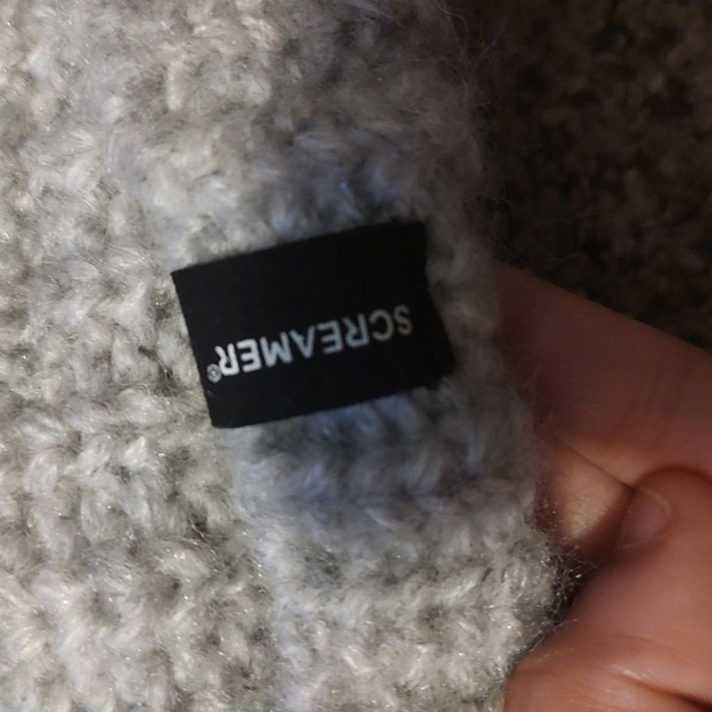 Cozy Gray Knit Pom-Pom Beanie - Picture 2 of 5